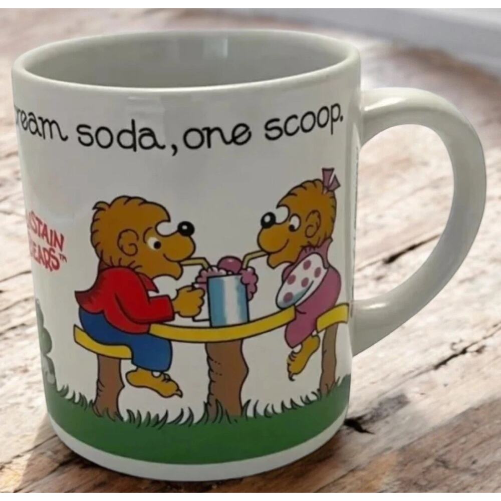 VINTAGE Berenstain Bears  PRINCESS HOUSE Mug 1987 A111-58